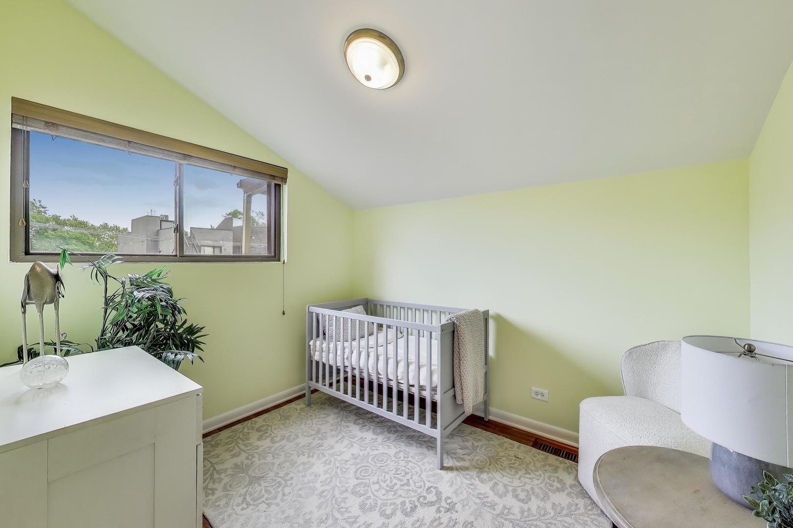 847 N Damen Avenue #2R, Chicago, IL 60622