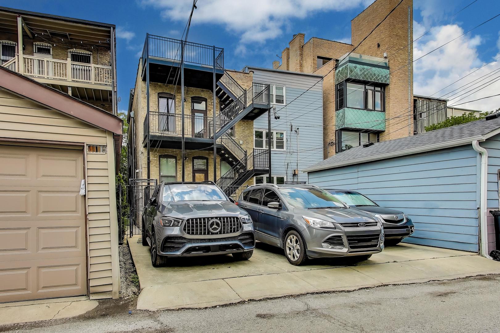 847 N Damen Avenue #2R, Chicago, IL 60622