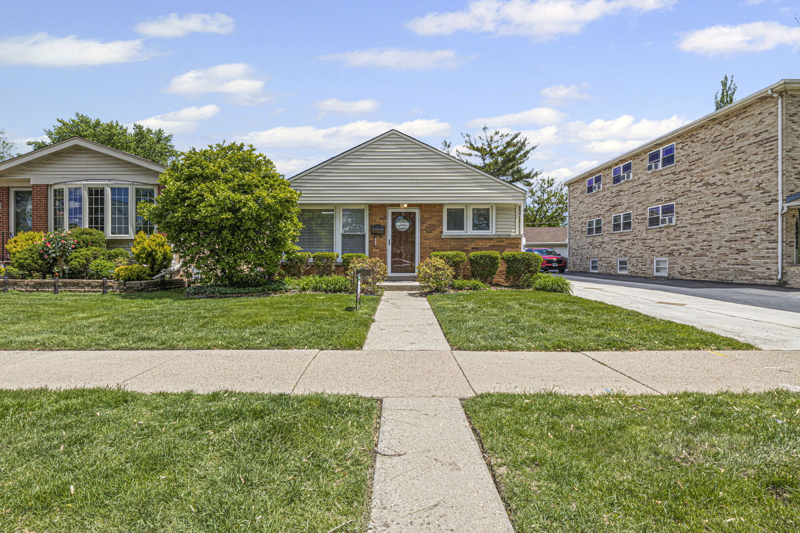 4061 Wesley Terrace, Schiller Park, IL 60176