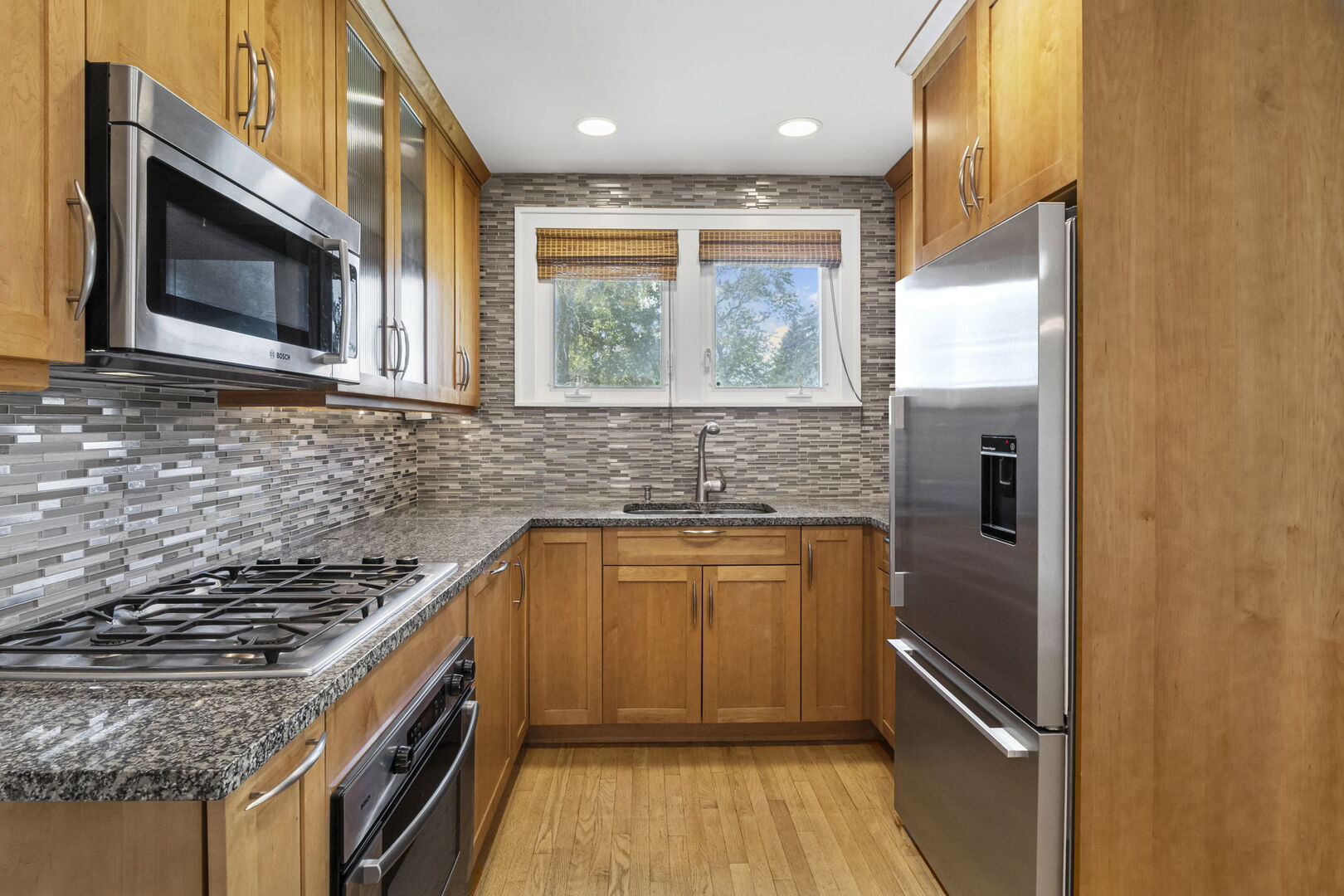 4061 Wesley Terrace, Schiller Park, IL 60176