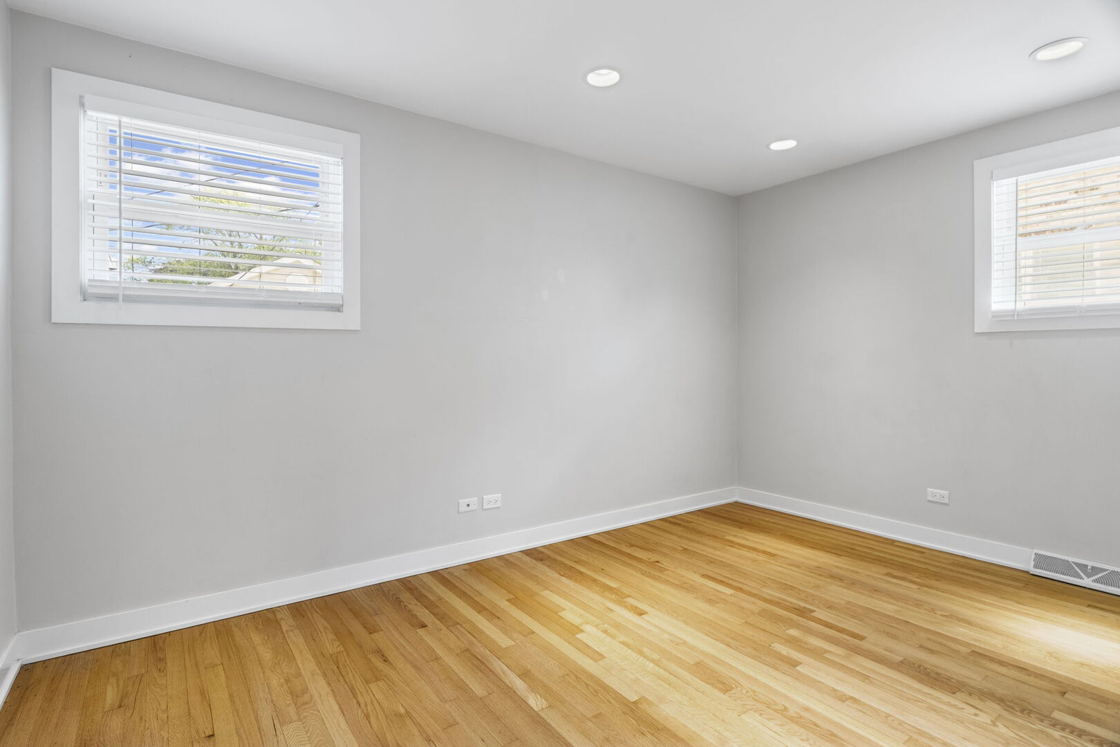 4061 Wesley Terrace, Schiller Park, IL 60176