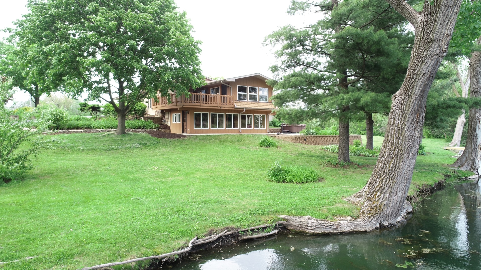 8315b Kearney Road, Downers Grove, IL 60516