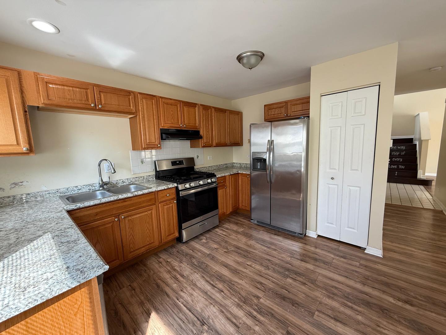 2404 Lexington Lane, Naperville, IL 60540