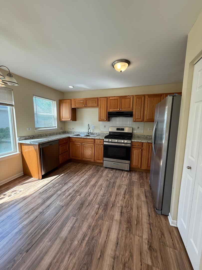 2404 Lexington Lane, Naperville, IL 60540
