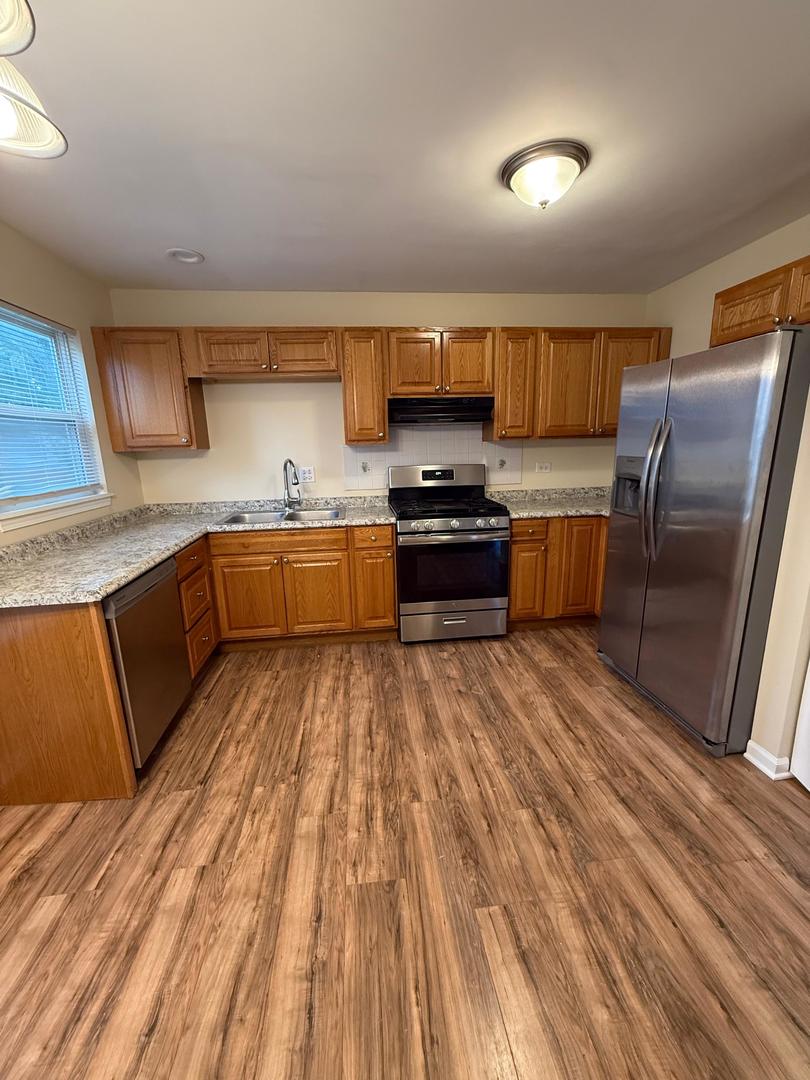 2404 Lexington Lane, Naperville, IL 60540