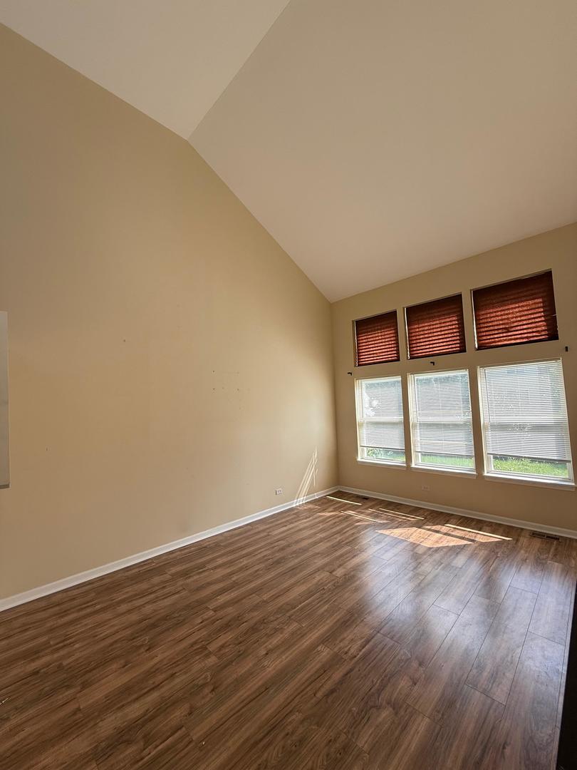 2404 Lexington Lane, Naperville, IL 60540