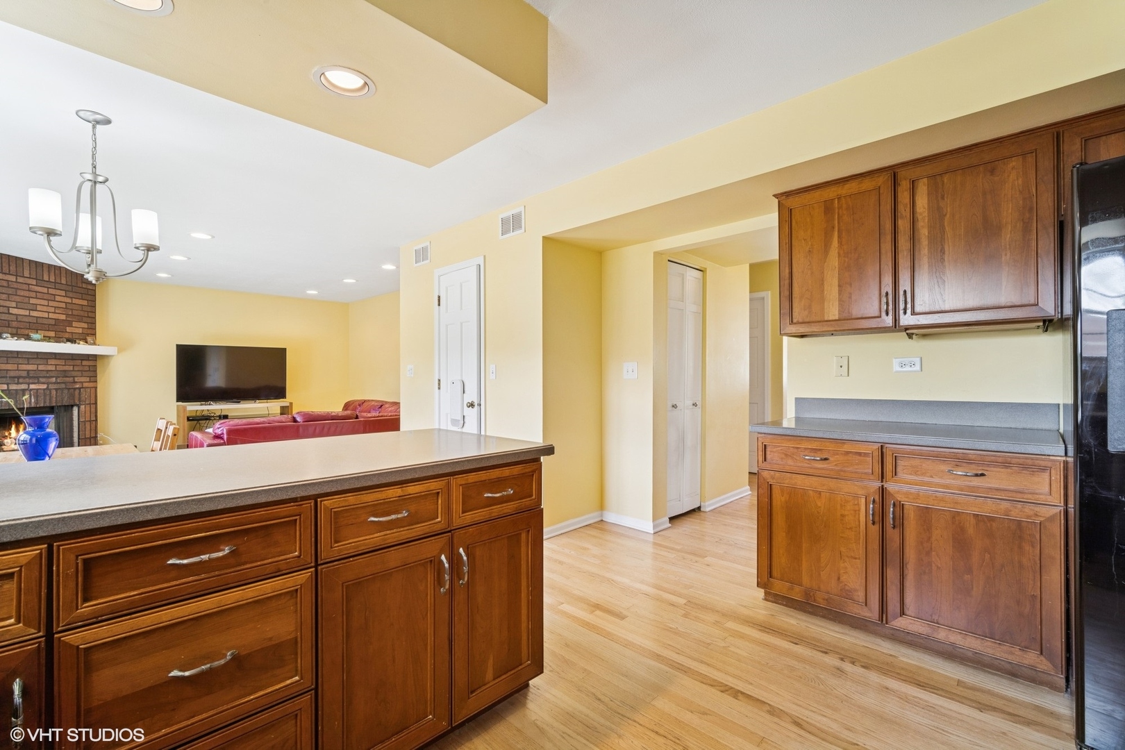 846 Dunhill Drive, Buffalo Grove, IL 60089