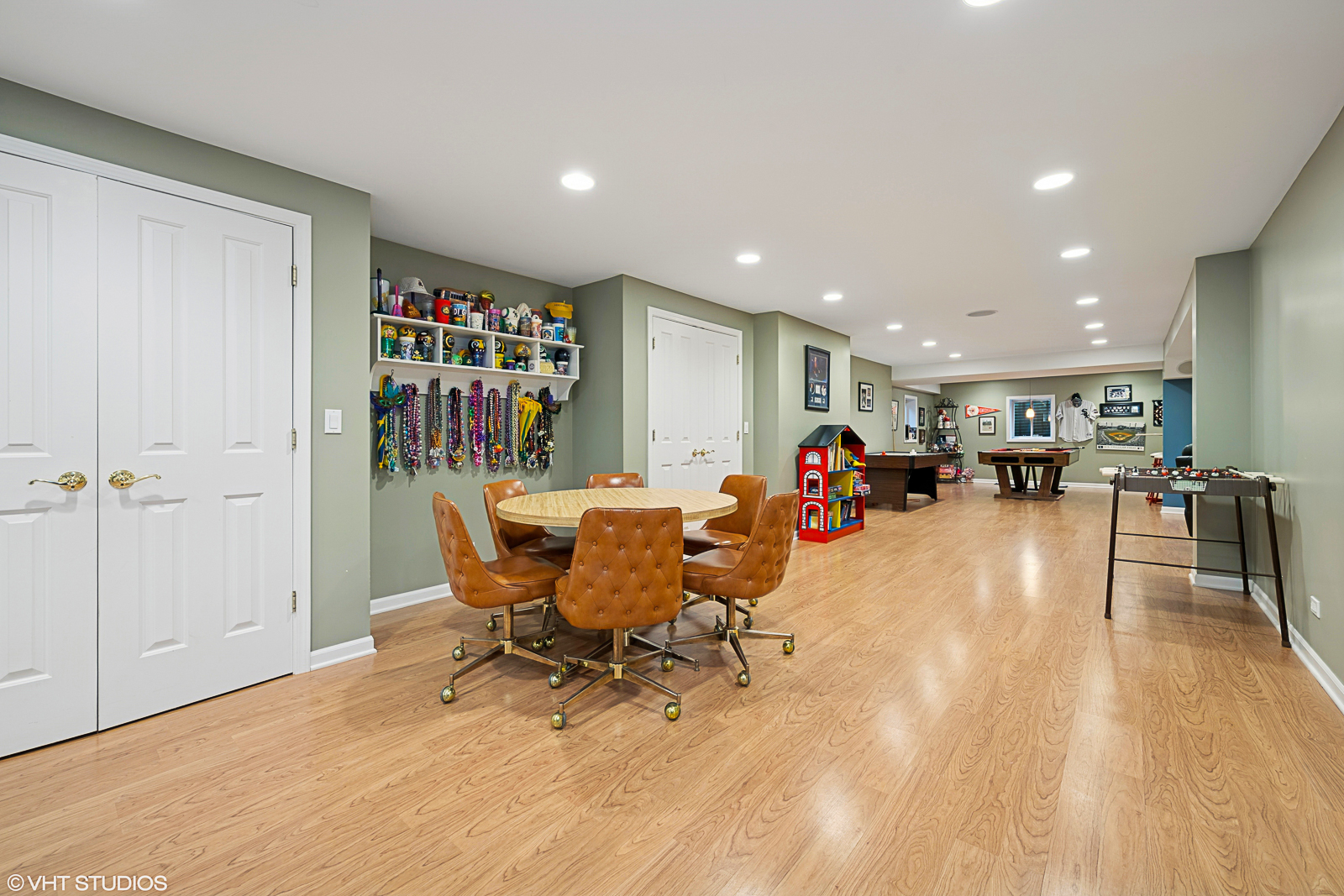 2122 Birchwood Lane, Buffalo Grove, IL 60089