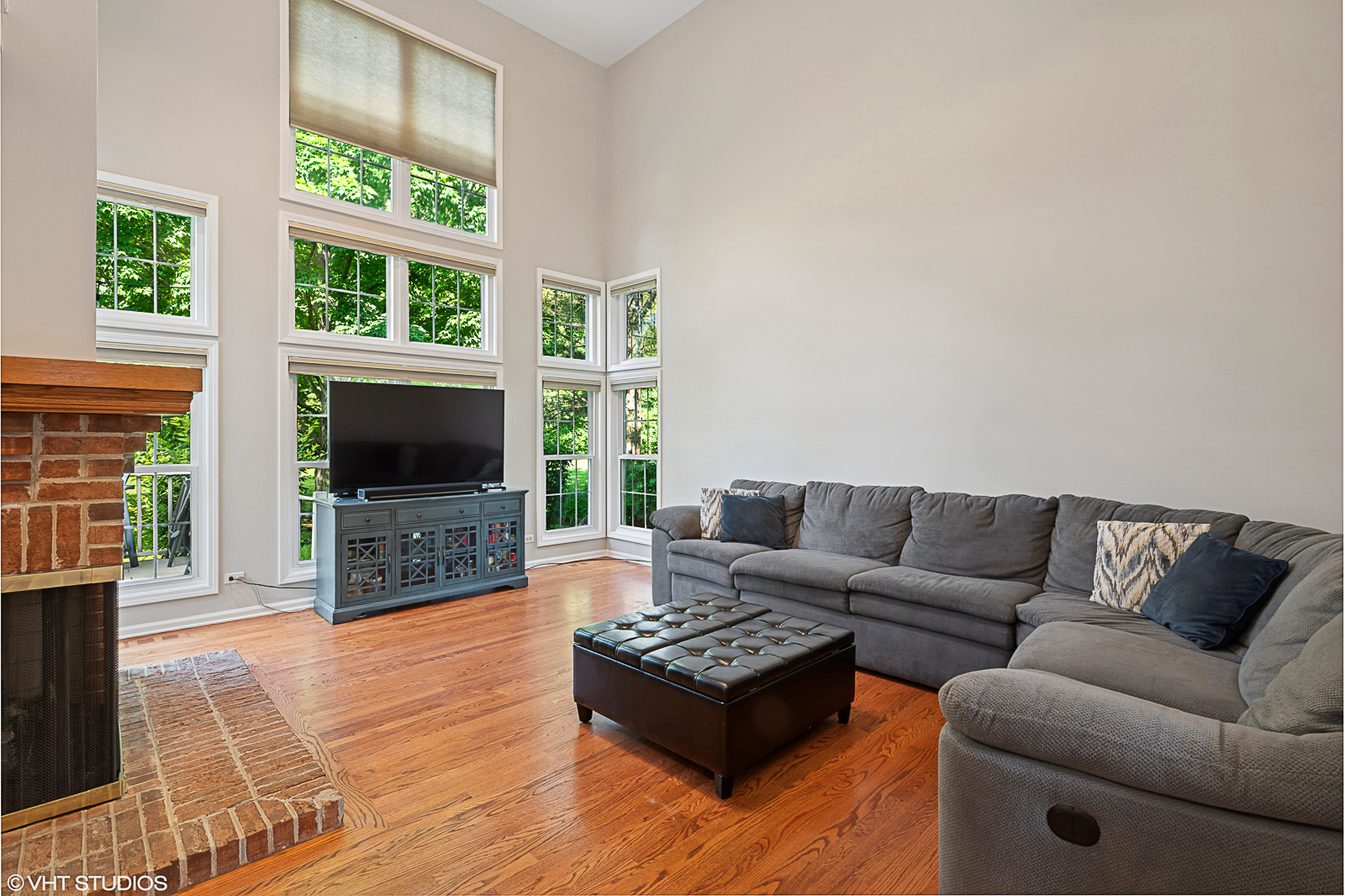 2122 Birchwood Lane, Buffalo Grove, IL 60089