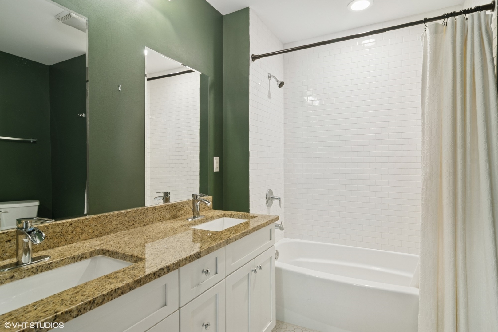 1361 Cavell Avenue, Highland Park, IL 60035