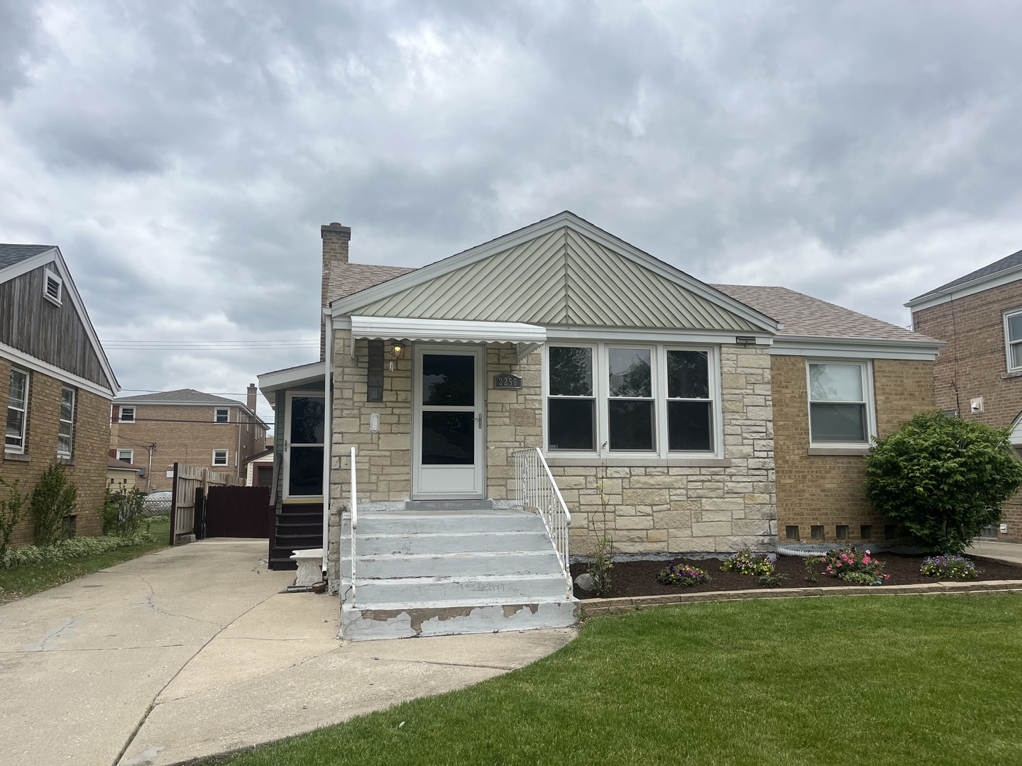 2256 S 15th Avenue, North Riverside, IL 60546