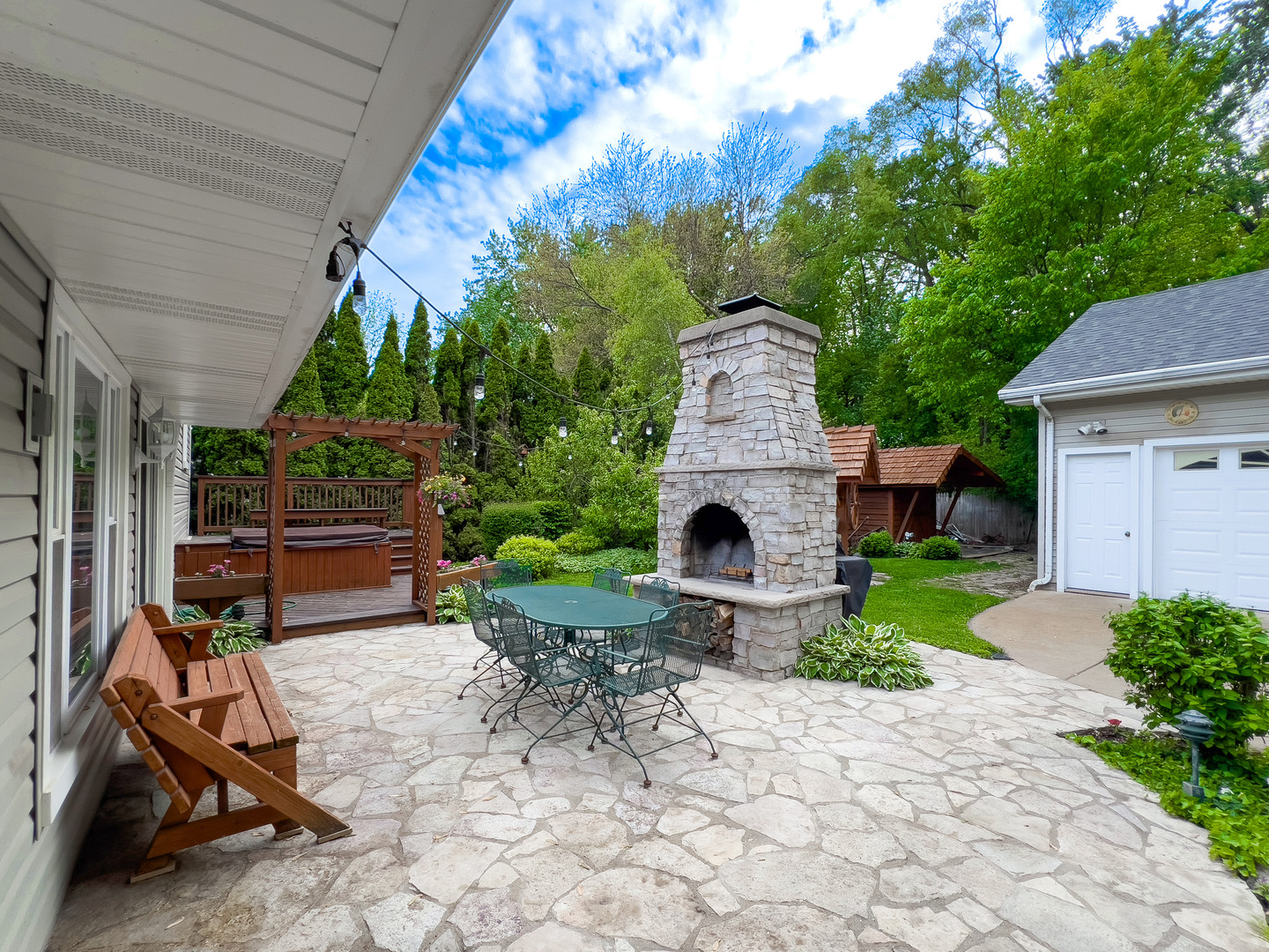 704 Springfield Drive, Roselle, IL 60172