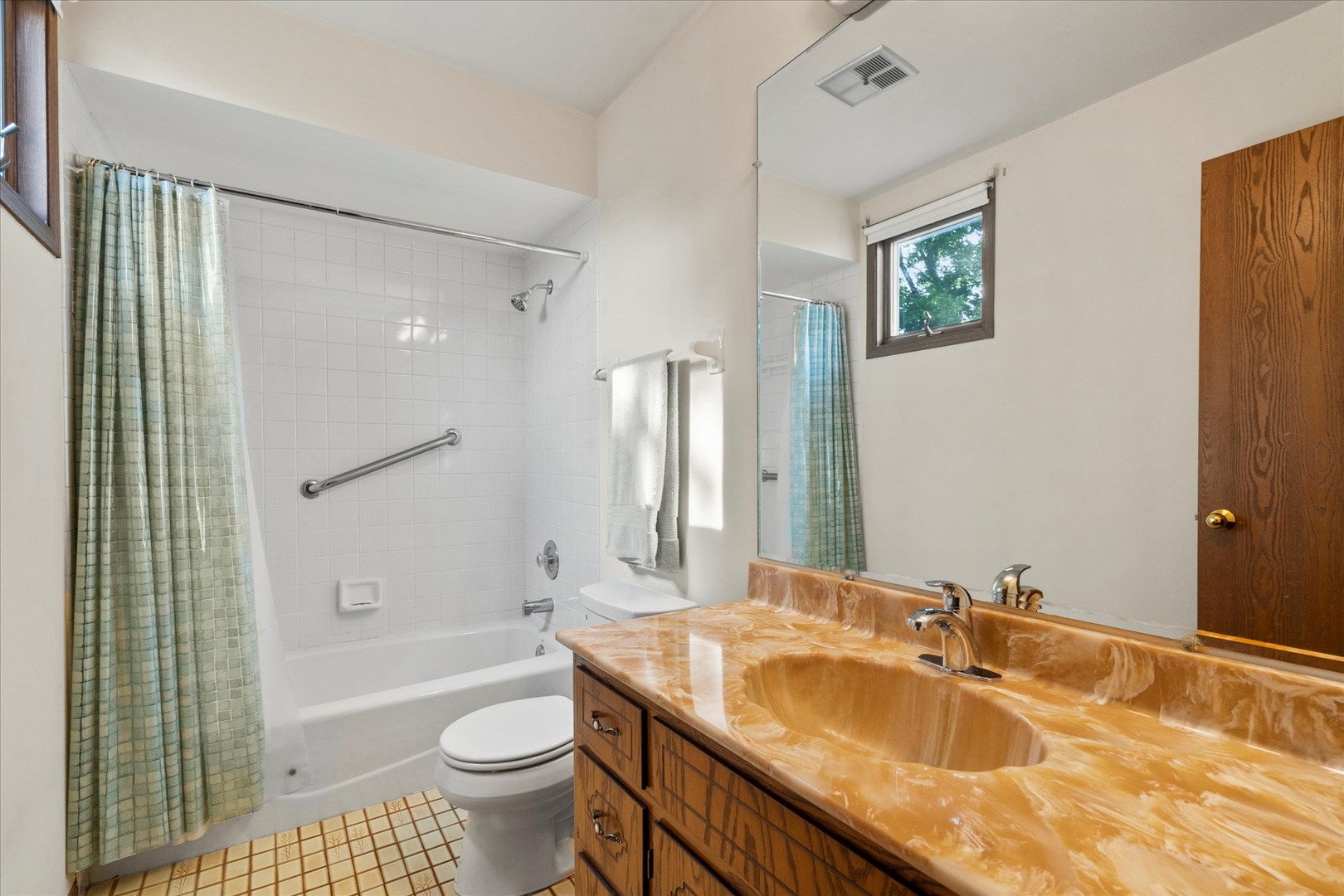 620 W 58th Street, Westmont, IL 60559