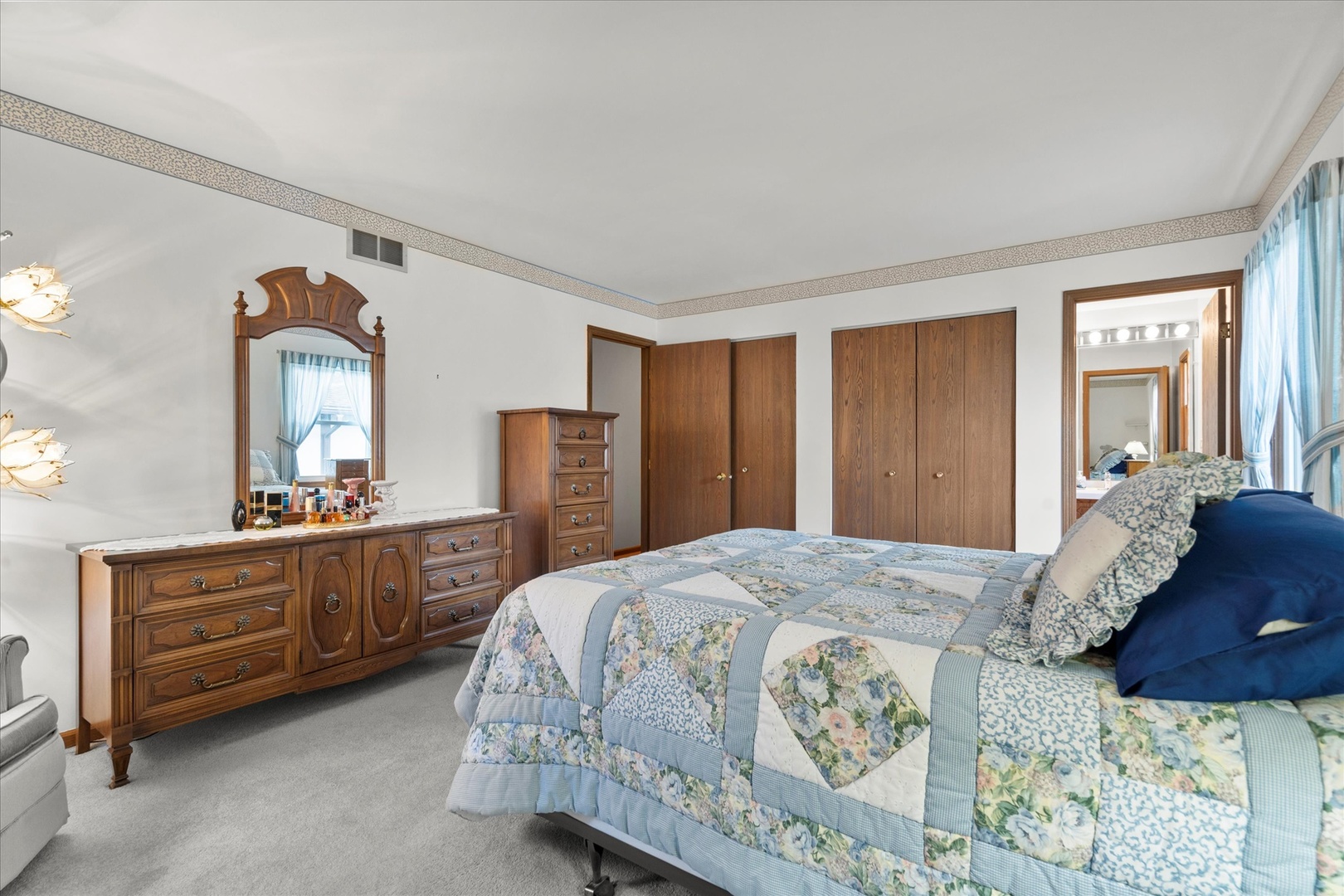 620 W 58th Street, Westmont, IL 60559