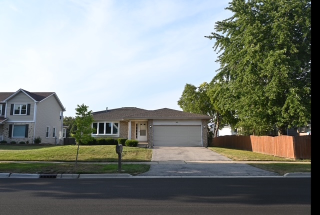 315 Indianwood Lane, West Chicago, IL 60185