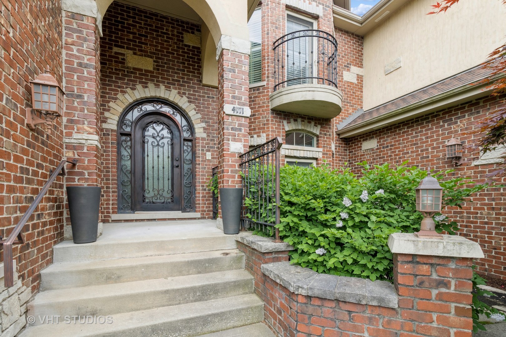 4111 DOUGLAS Road, Downers Grove, IL 60515