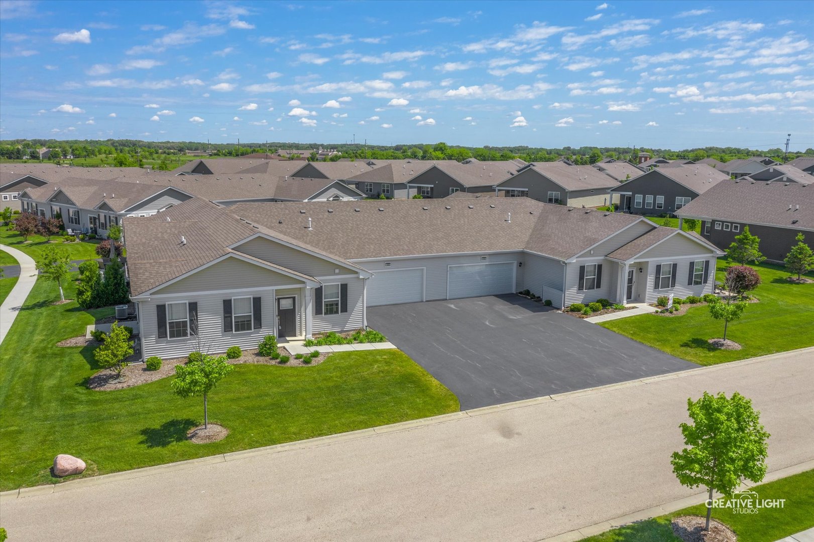 1028 Crestview Lane, Pingree Grove, IL 60140