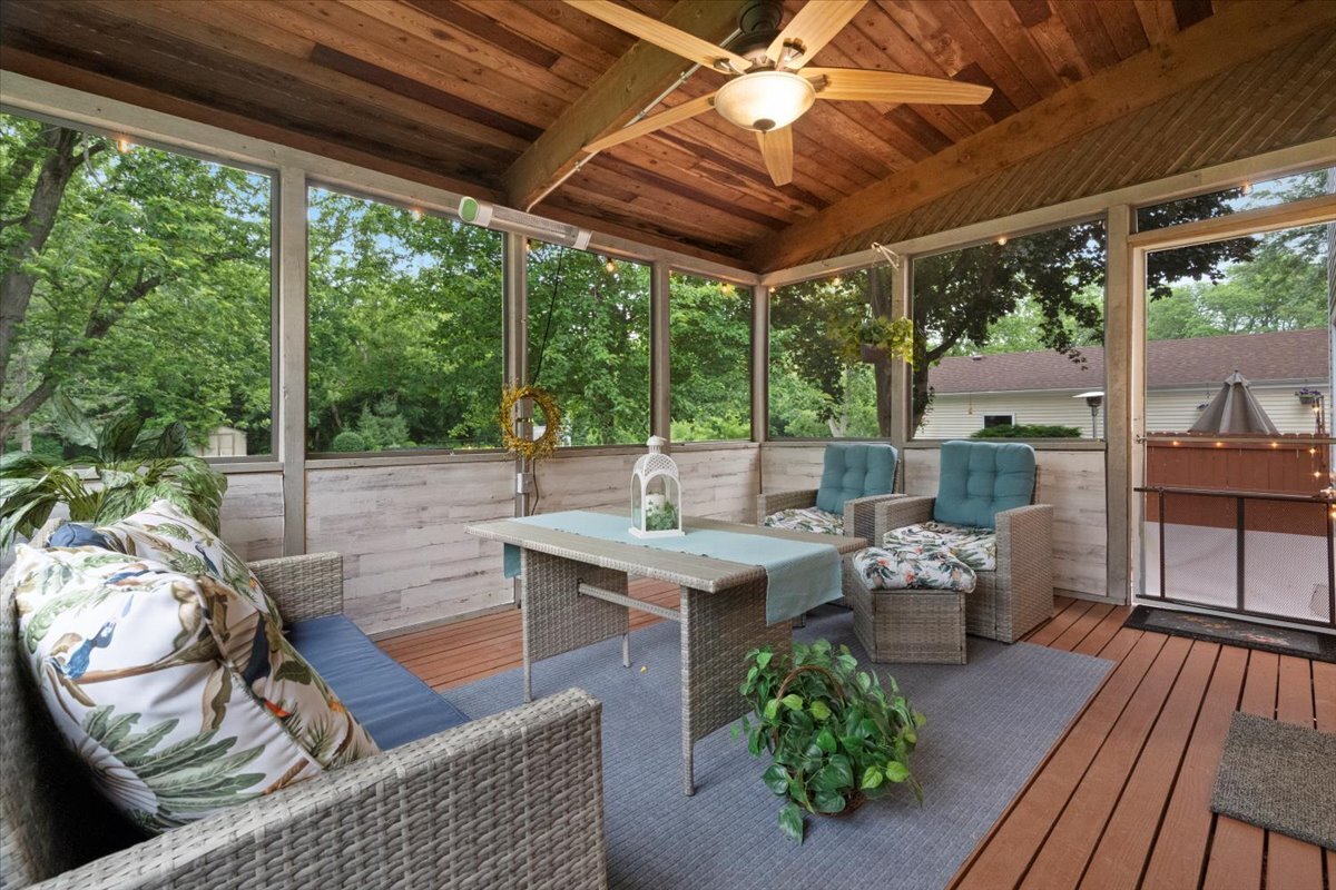 308 Eastern Avenue, Barrington, IL 60010