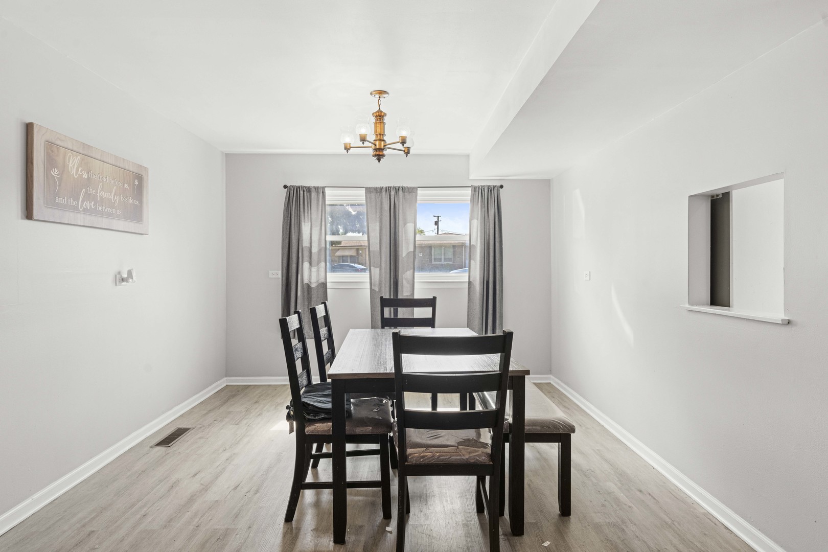12713 S Escanaba Avenue, Chicago, IL 60633