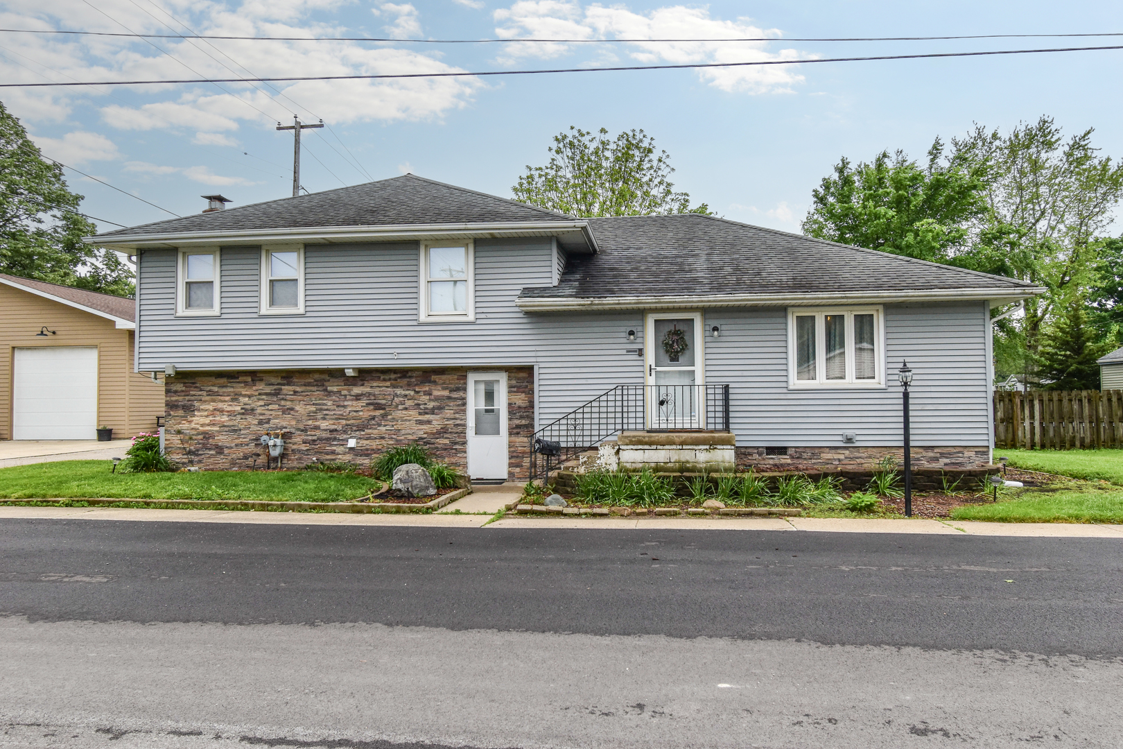 1502 S Mill Street, Pontiac, IL 61764