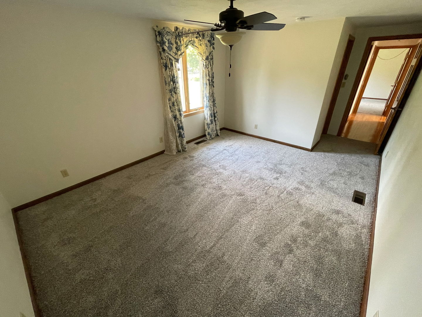 11401 W Grange Hall Road, Brimfield, IL 61517
