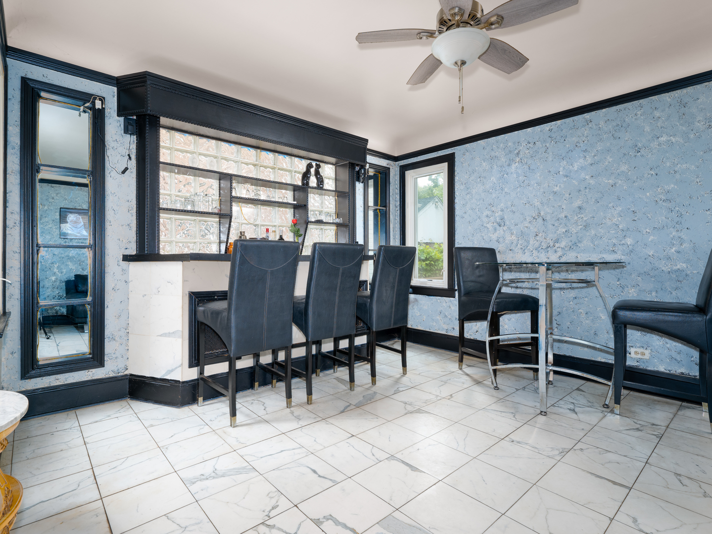 5803 N Kolmar Avenue, Chicago, IL 60646