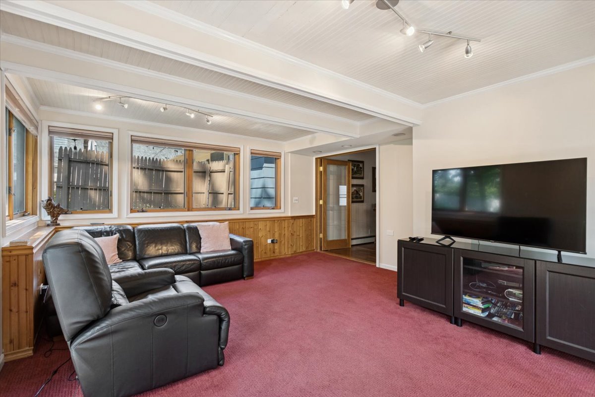 5720 Dunham Road, Downers Grove, IL 60516