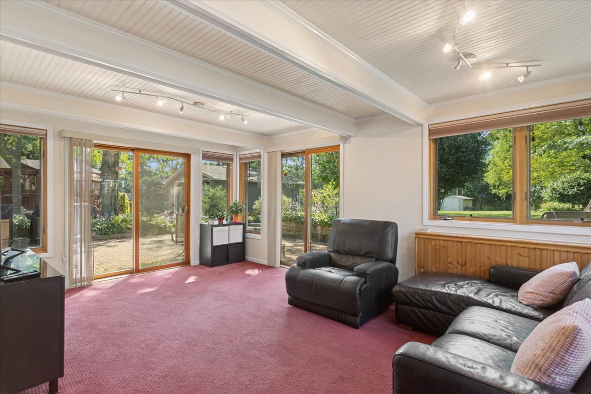 5720 Dunham Road, Downers Grove, IL 60516