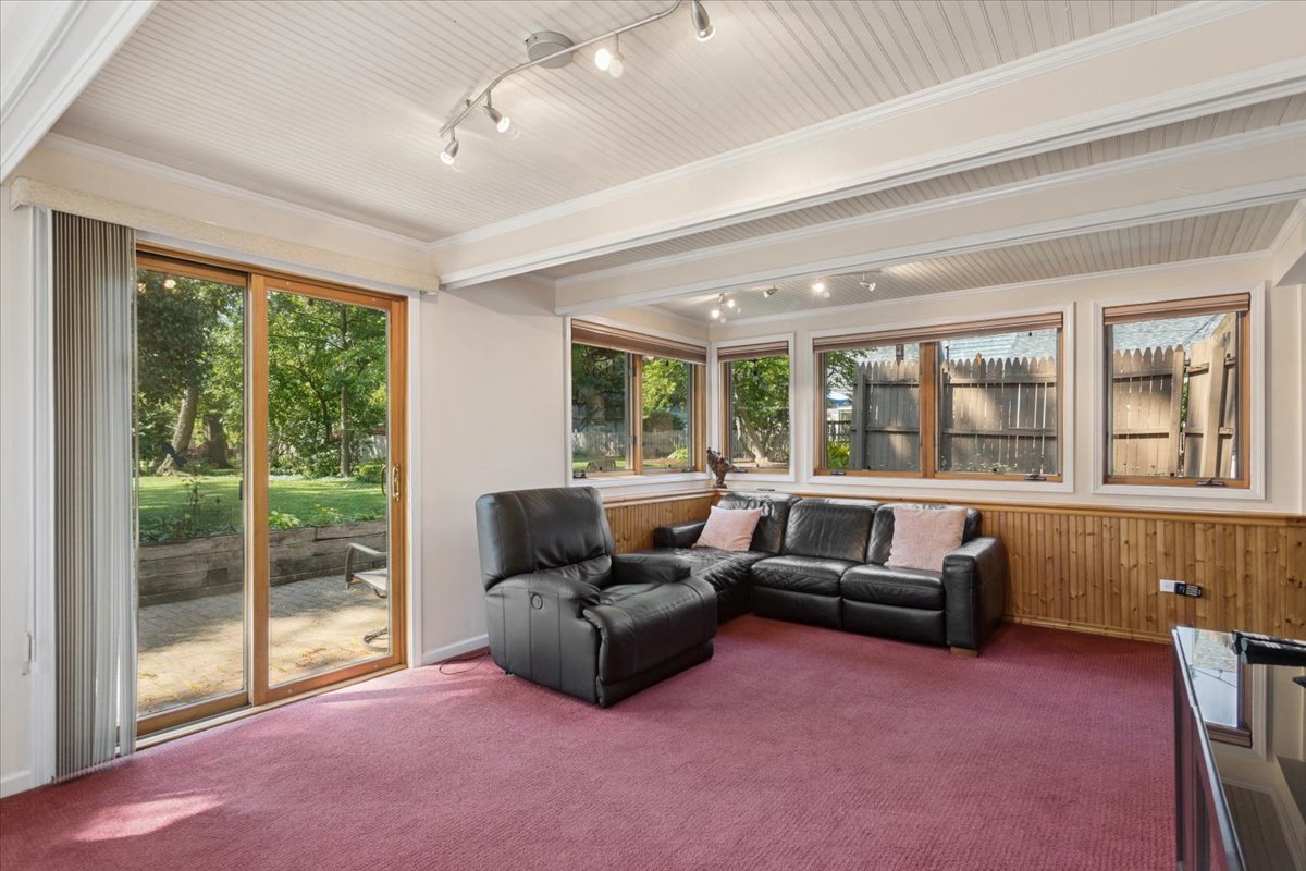 5720 Dunham Road, Downers Grove, IL 60516