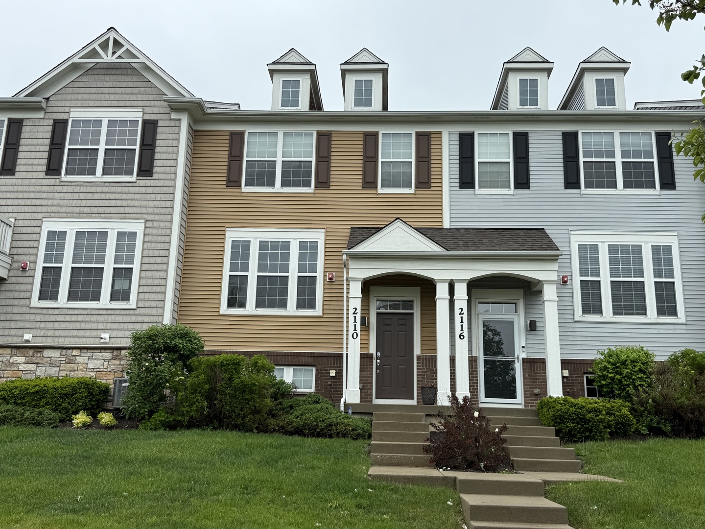 2110 Saipan Drive, Glenview, IL 60026