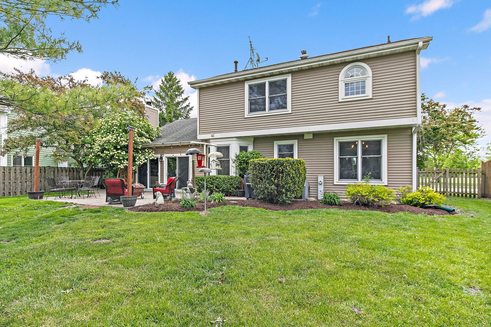 112 Thompson Boulevard, Buffalo Grove, IL 60089