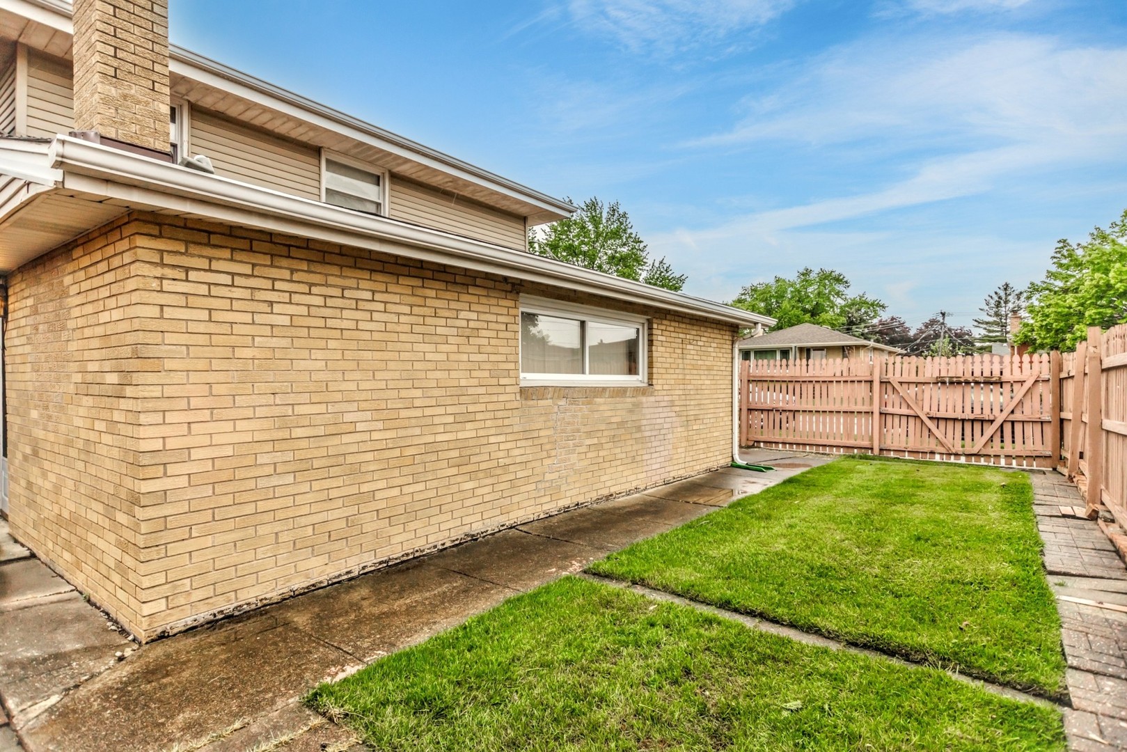5938 W 83rd Street, Burbank, IL 60459