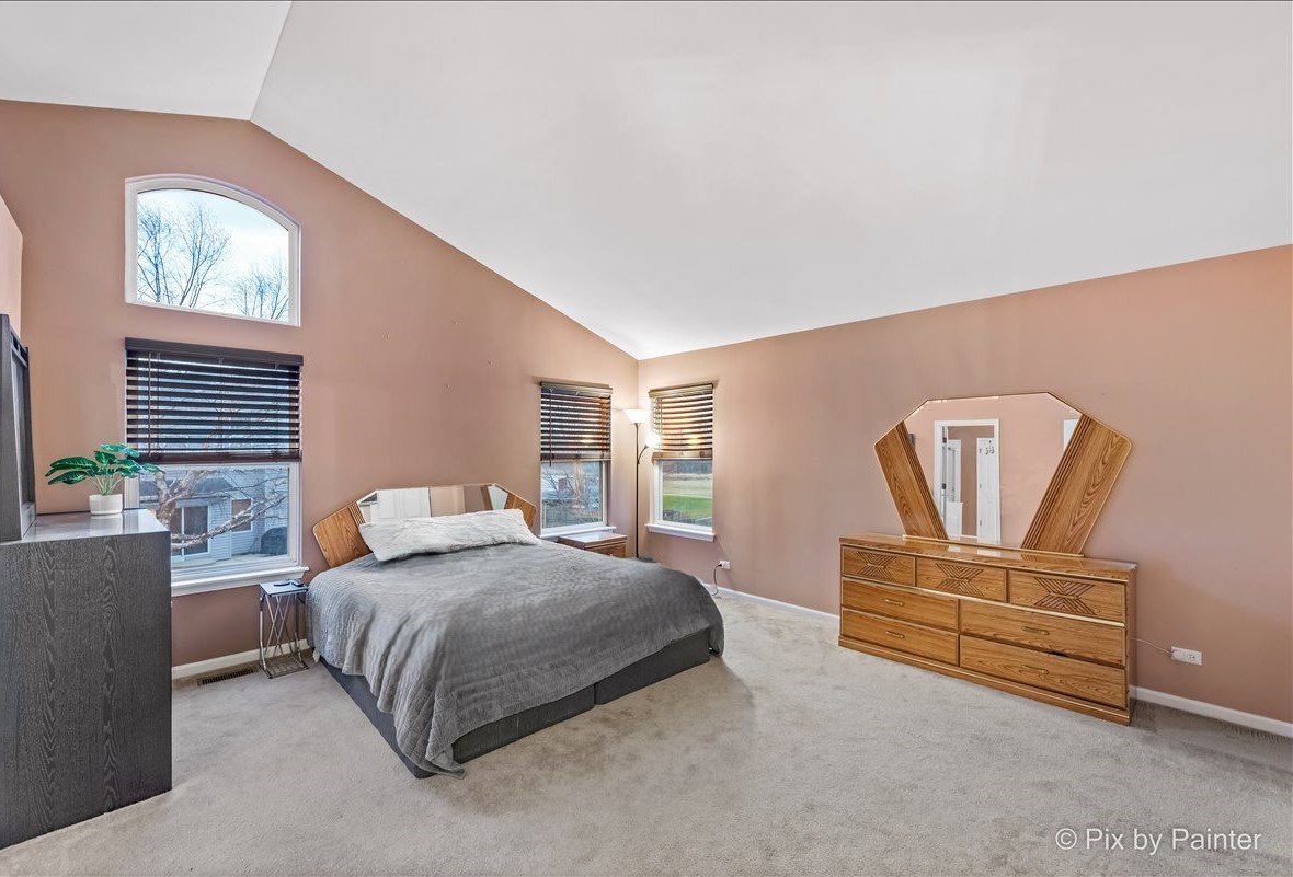 553 S Haverhill Lane, South Elgin, IL 60177