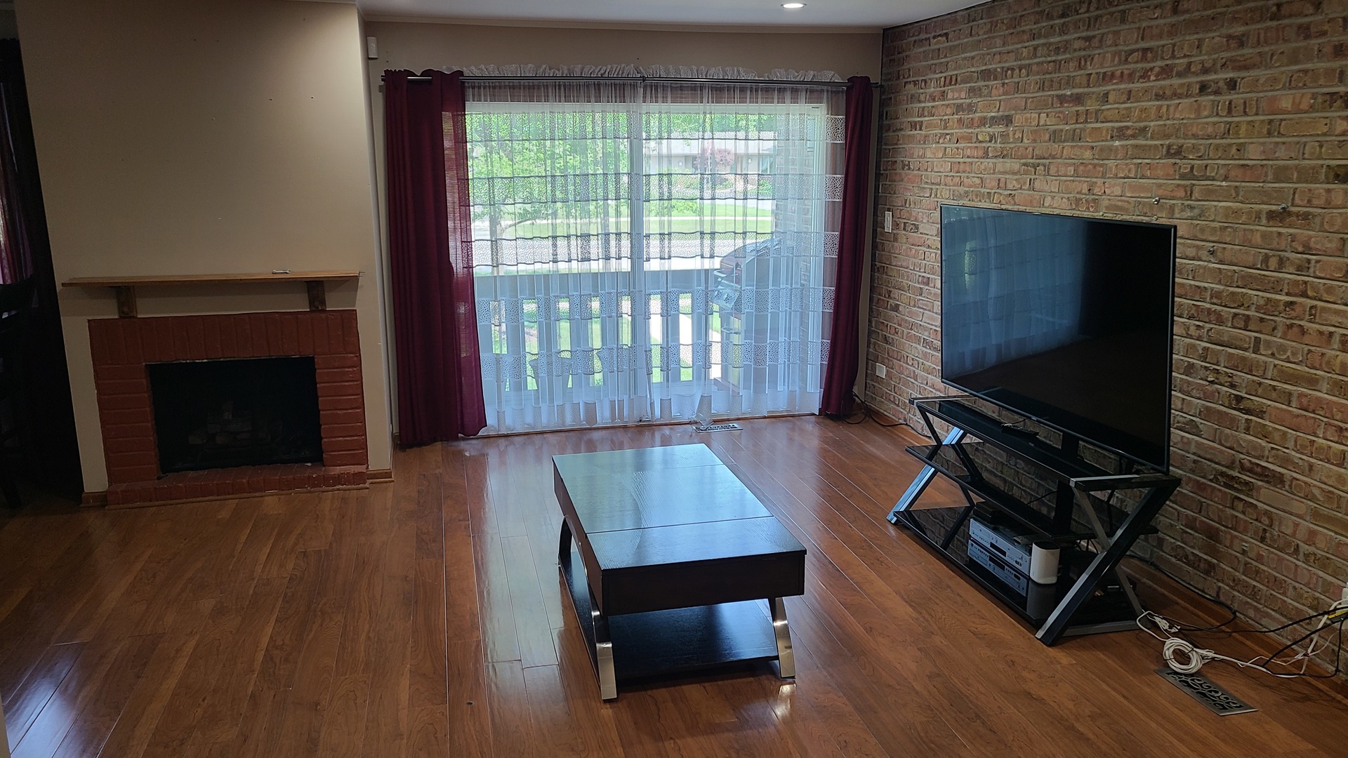 7548 Clarendon Hills Road #1B, Willowbrook, IL 60527