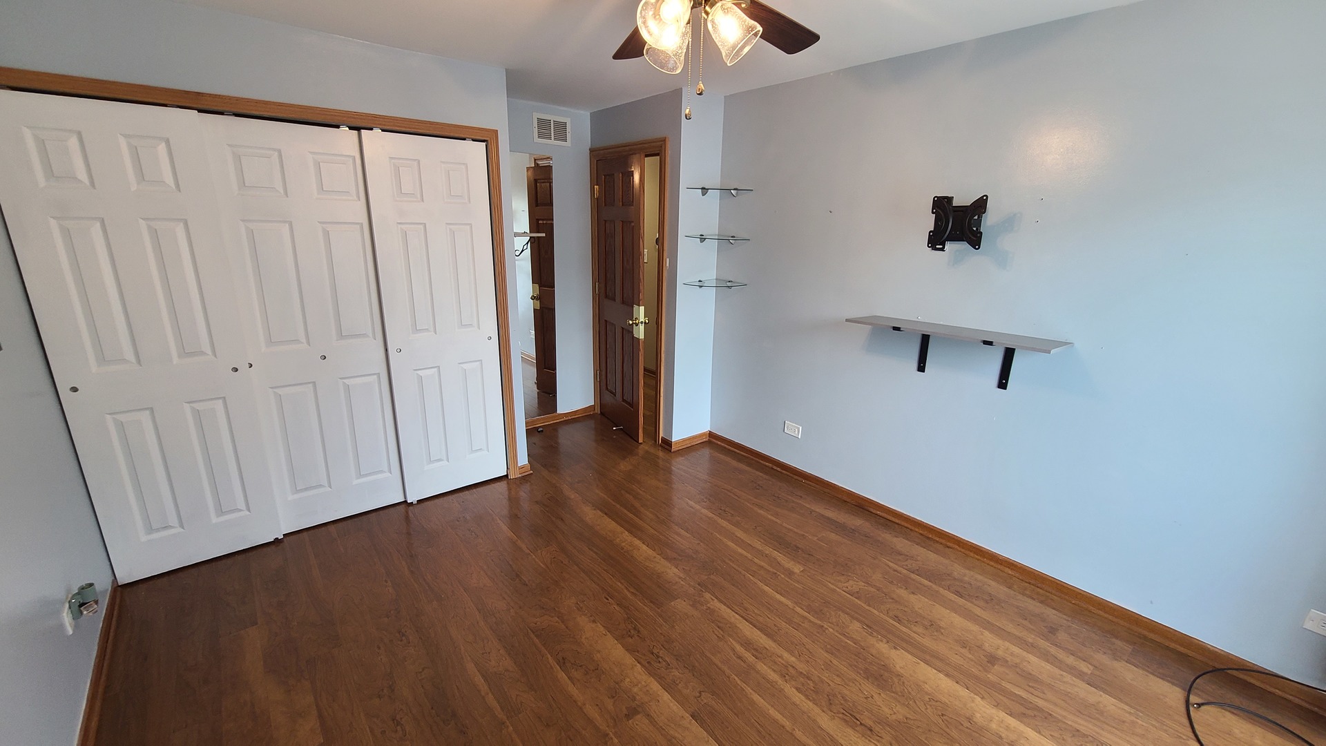 7548 Clarendon Hills Road #1B, Willowbrook, IL 60527