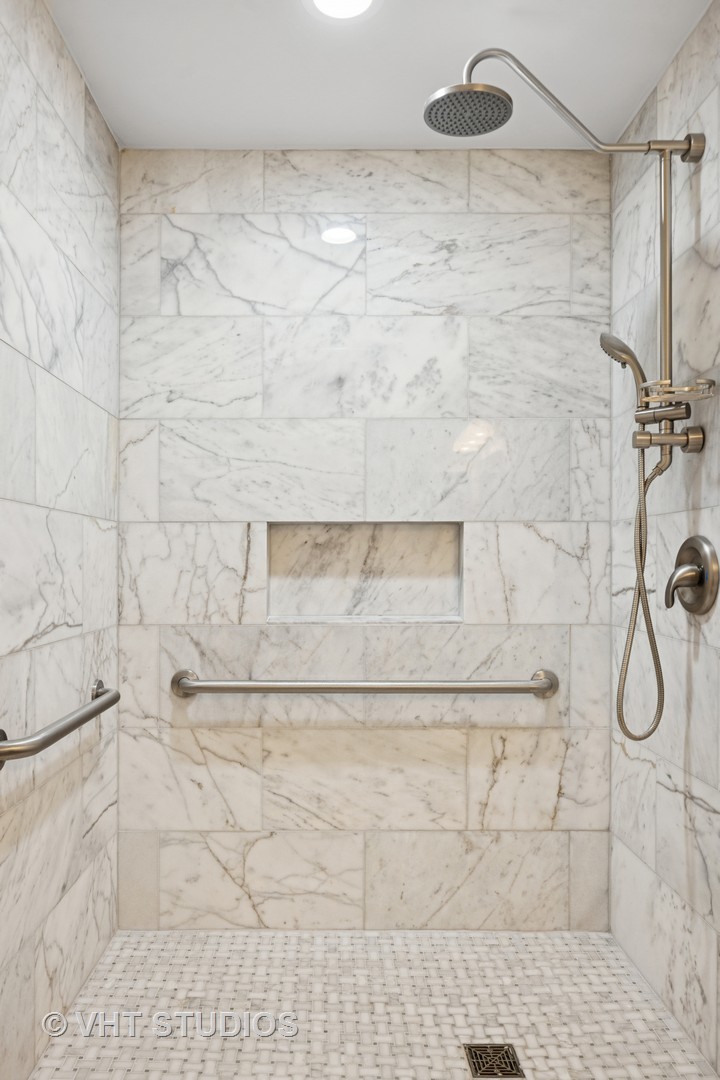 2170 Fulham Drive #2170, Naperville, IL 60564