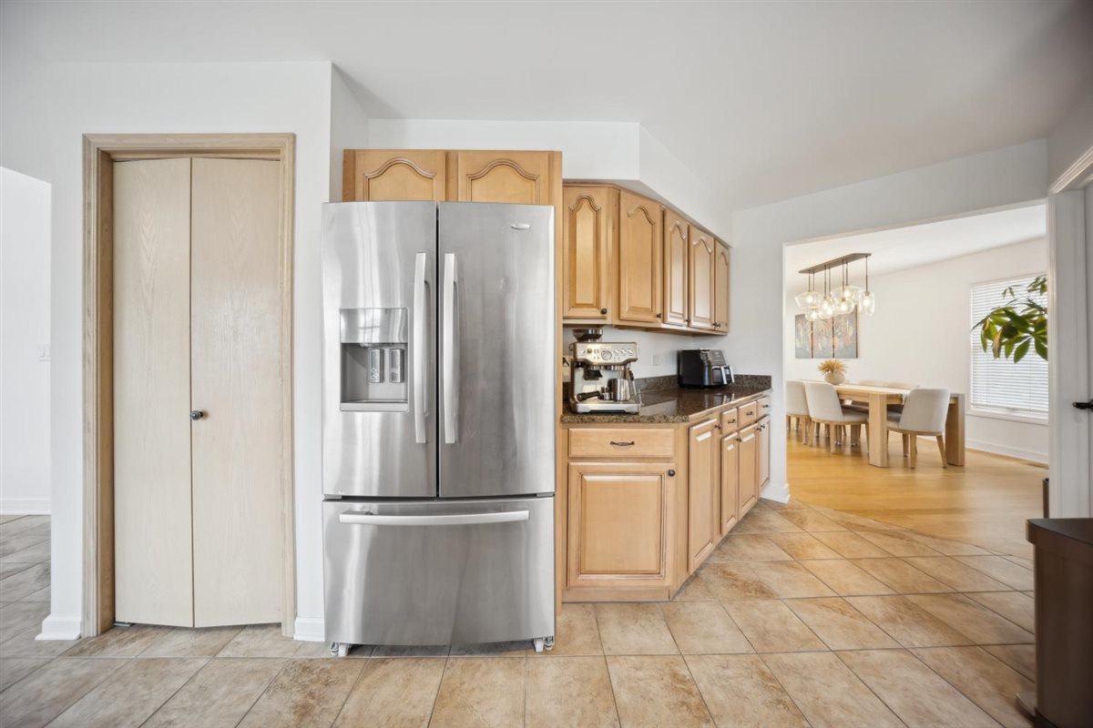 9013 Charing Cross Road, Woodridge, IL 60517