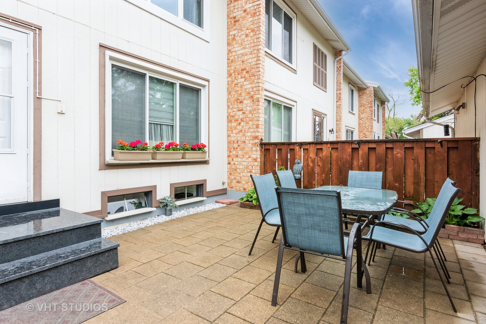 253 Edgewater Drive, Bloomingdale, IL 60108