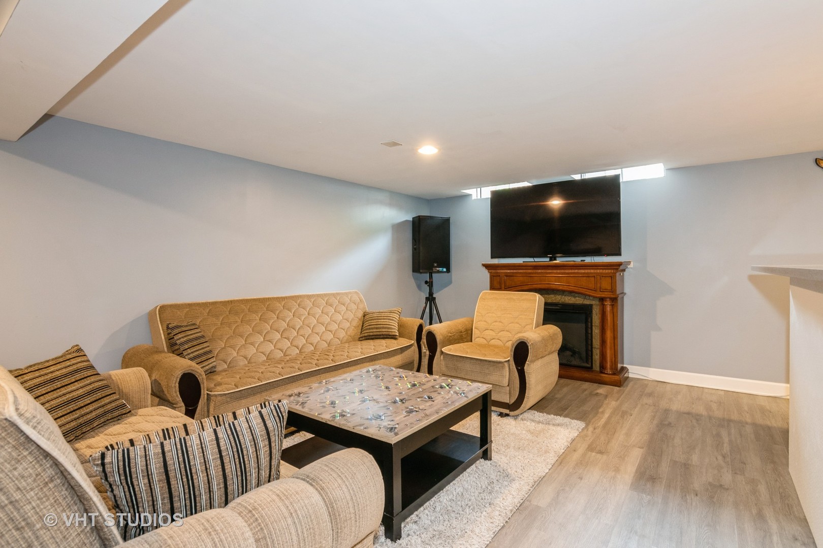 253 Edgewater Drive, Bloomingdale, IL 60108