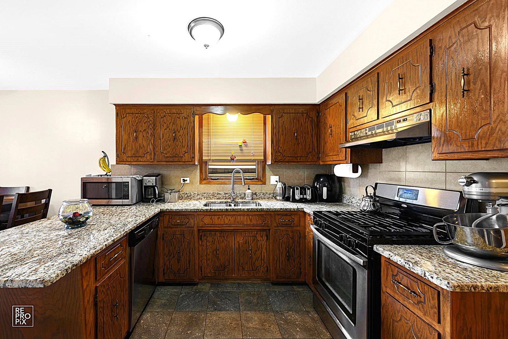 6519 W FOREST PRESERVE Avenue, Harwood Heights, IL 60706