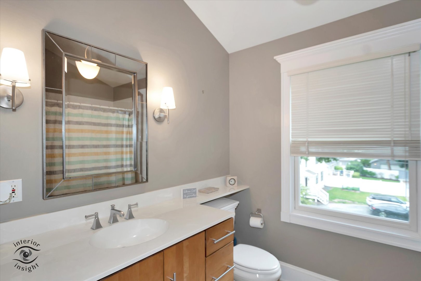 616 E Hillside Avenue, Barrington, IL 60010