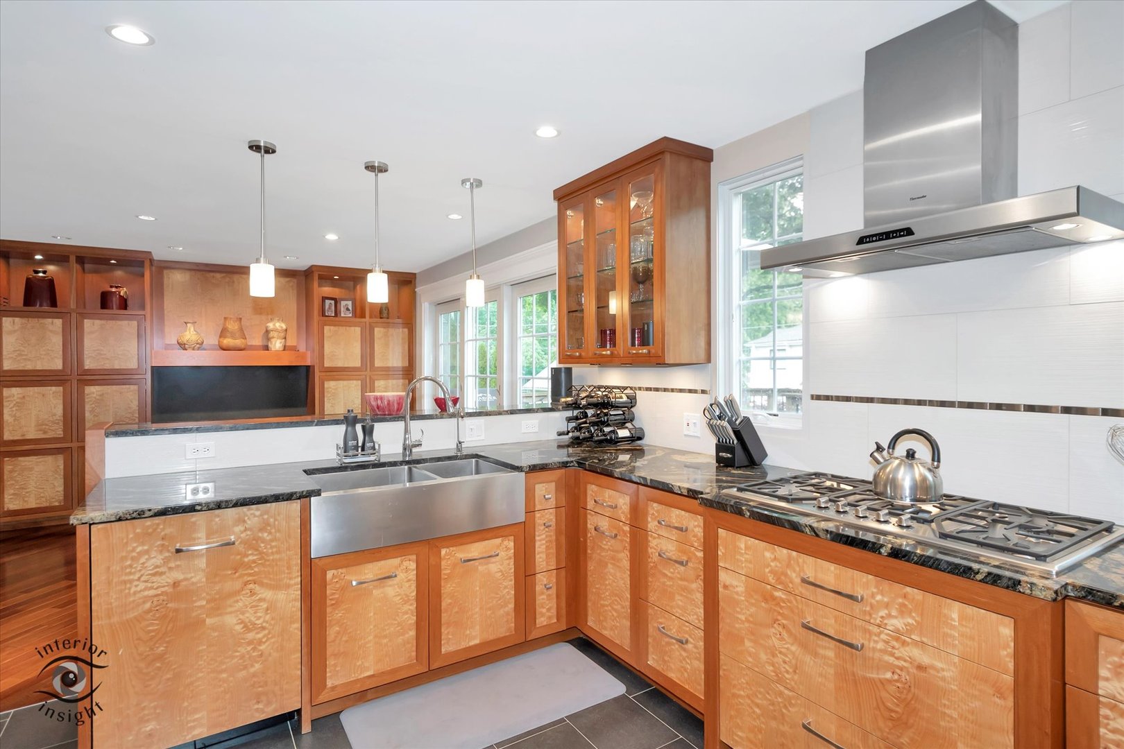 616 E Hillside Avenue, Barrington, IL 60010
