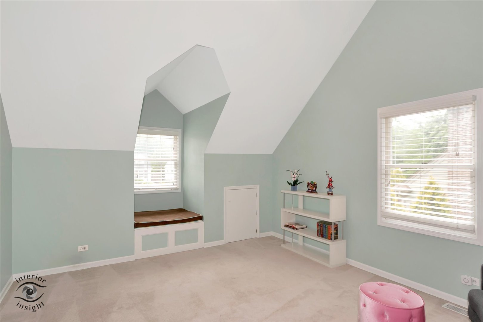616 E Hillside Avenue, Barrington, IL 60010