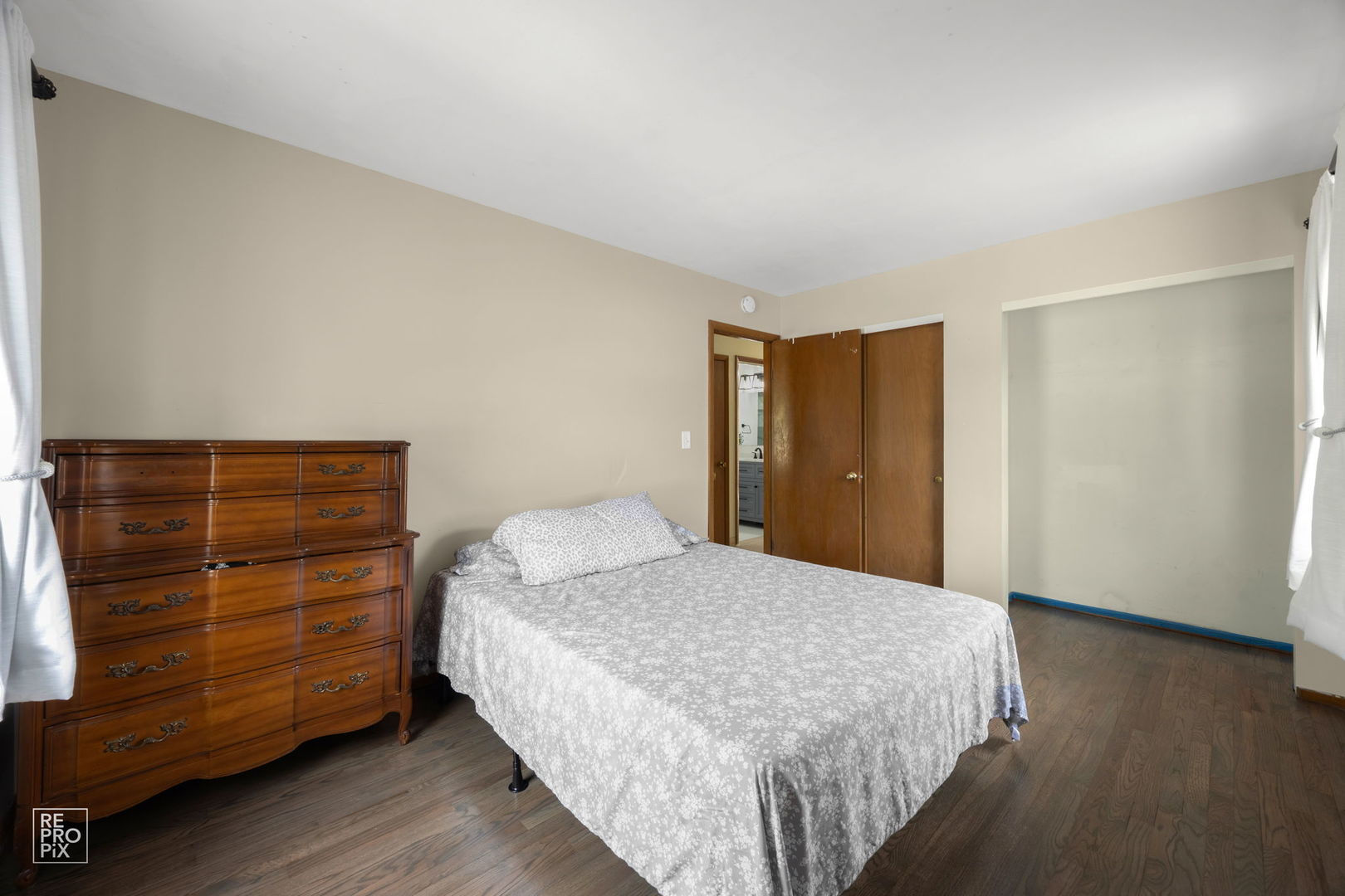 937 Bonniebrook Avenue, Mundelein, IL 60060