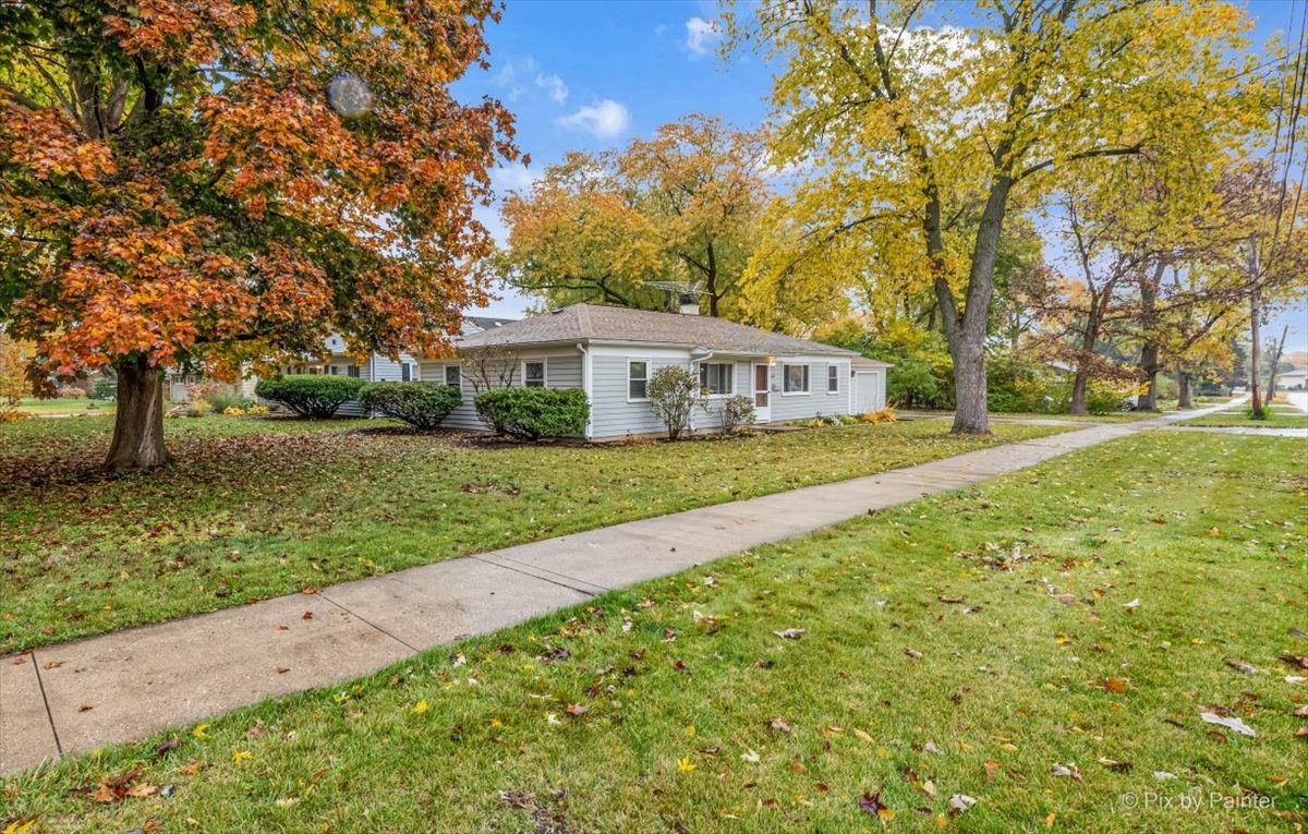 805 Dawes Avenue, Wheaton, IL 60189