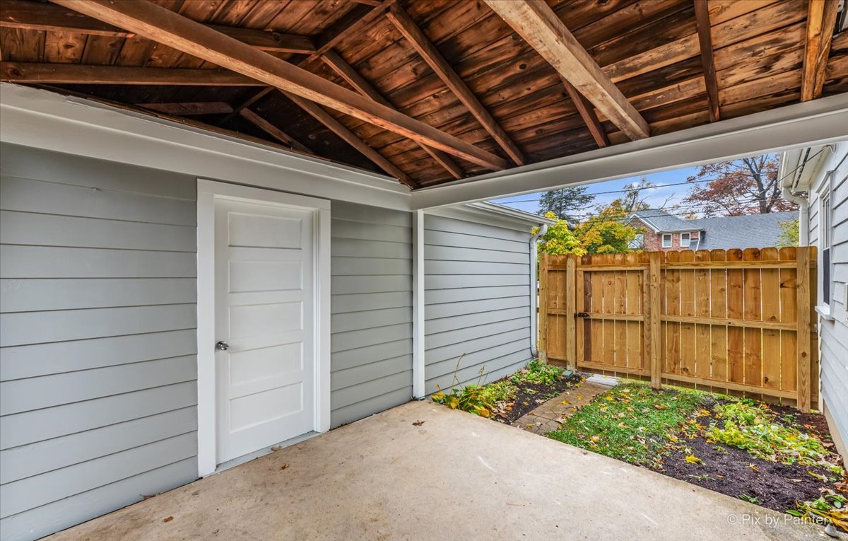 805 Dawes Avenue, Wheaton, IL 60189