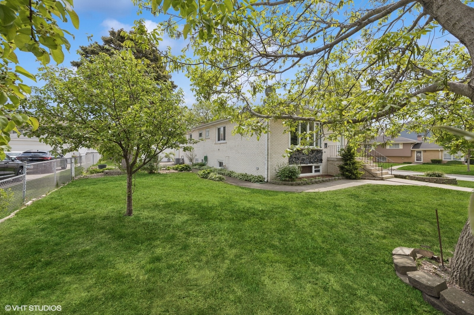 769 N Eastland Street, Elmhurst, IL 60126