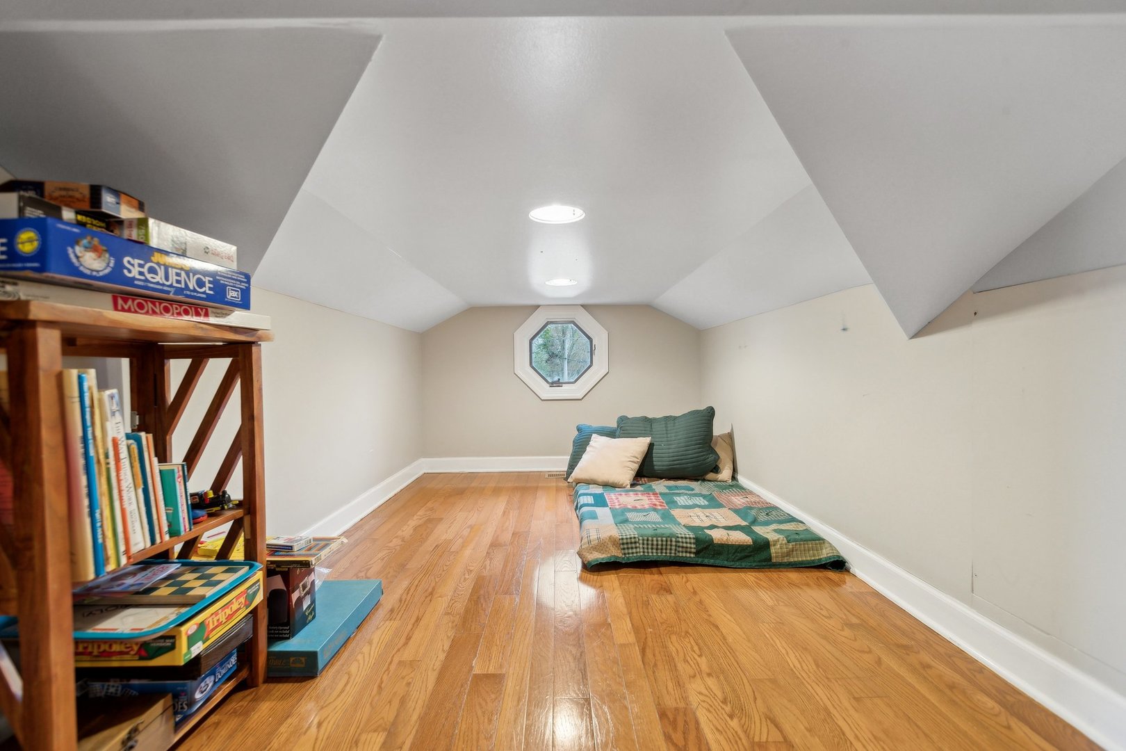 1424 Glencoe Avenue, Highland Park, IL 60035