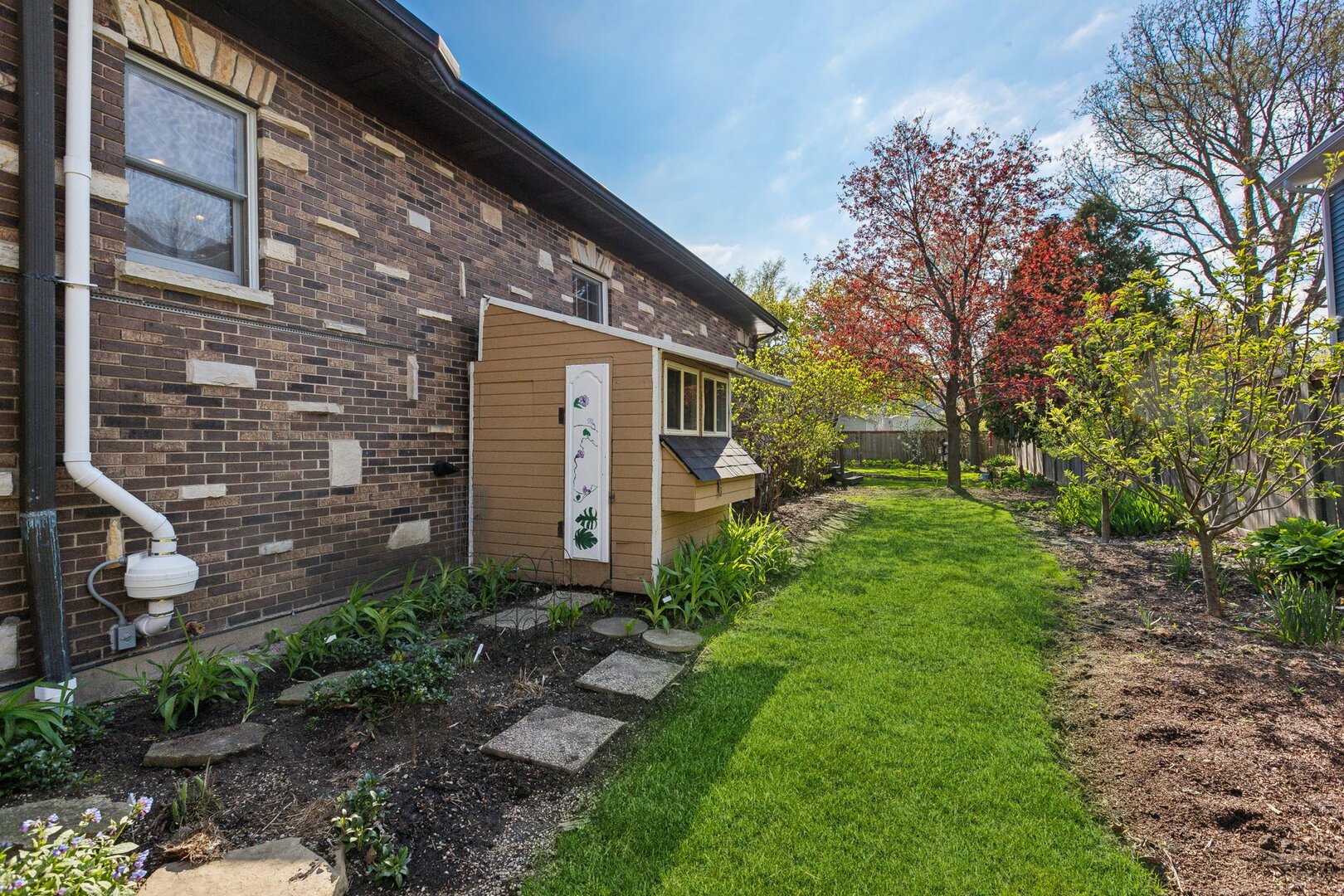 1424 Glencoe Avenue, Highland Park, IL 60035