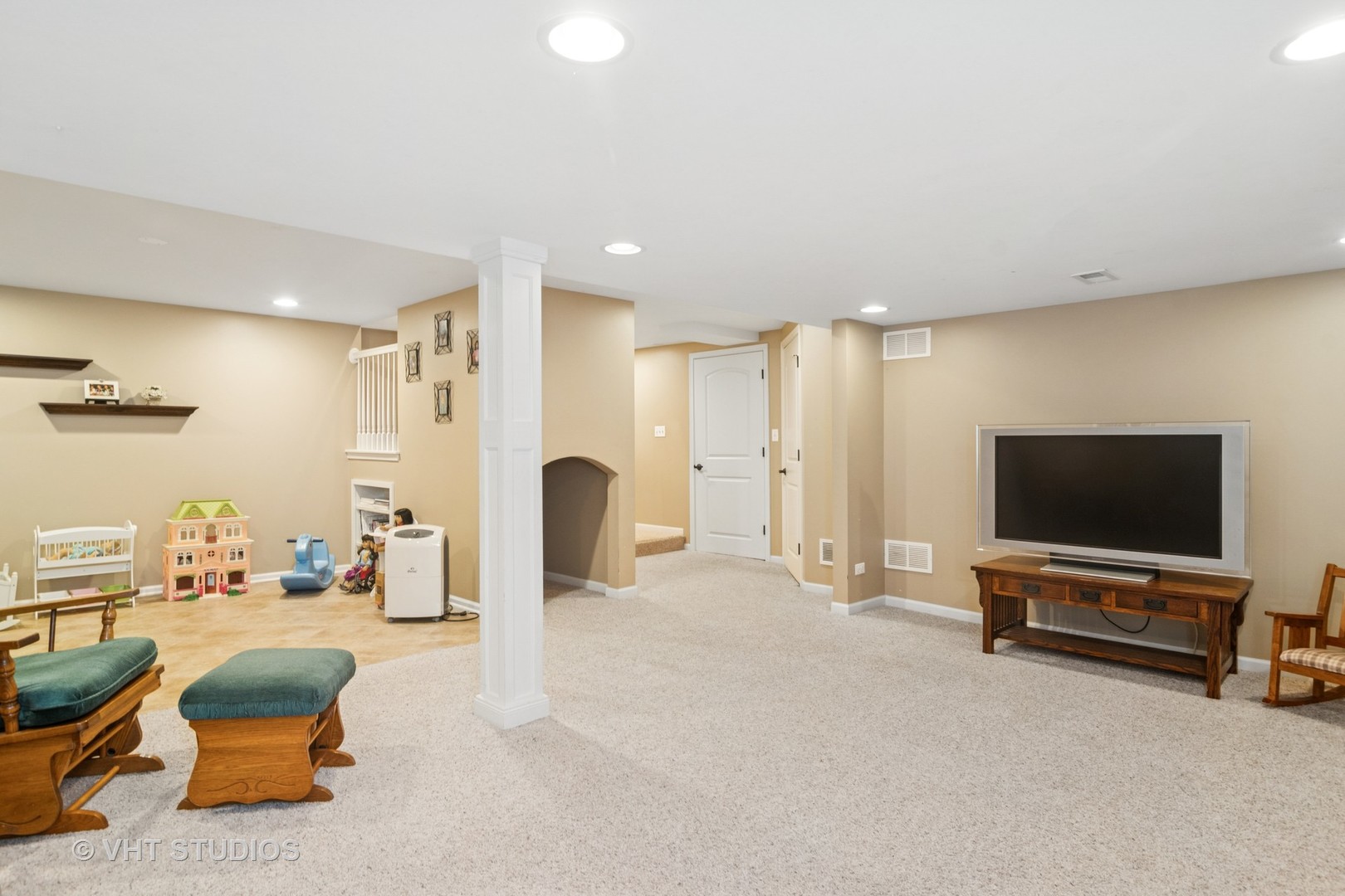 1101 S Nightingale Drive, Palatine, IL 60067